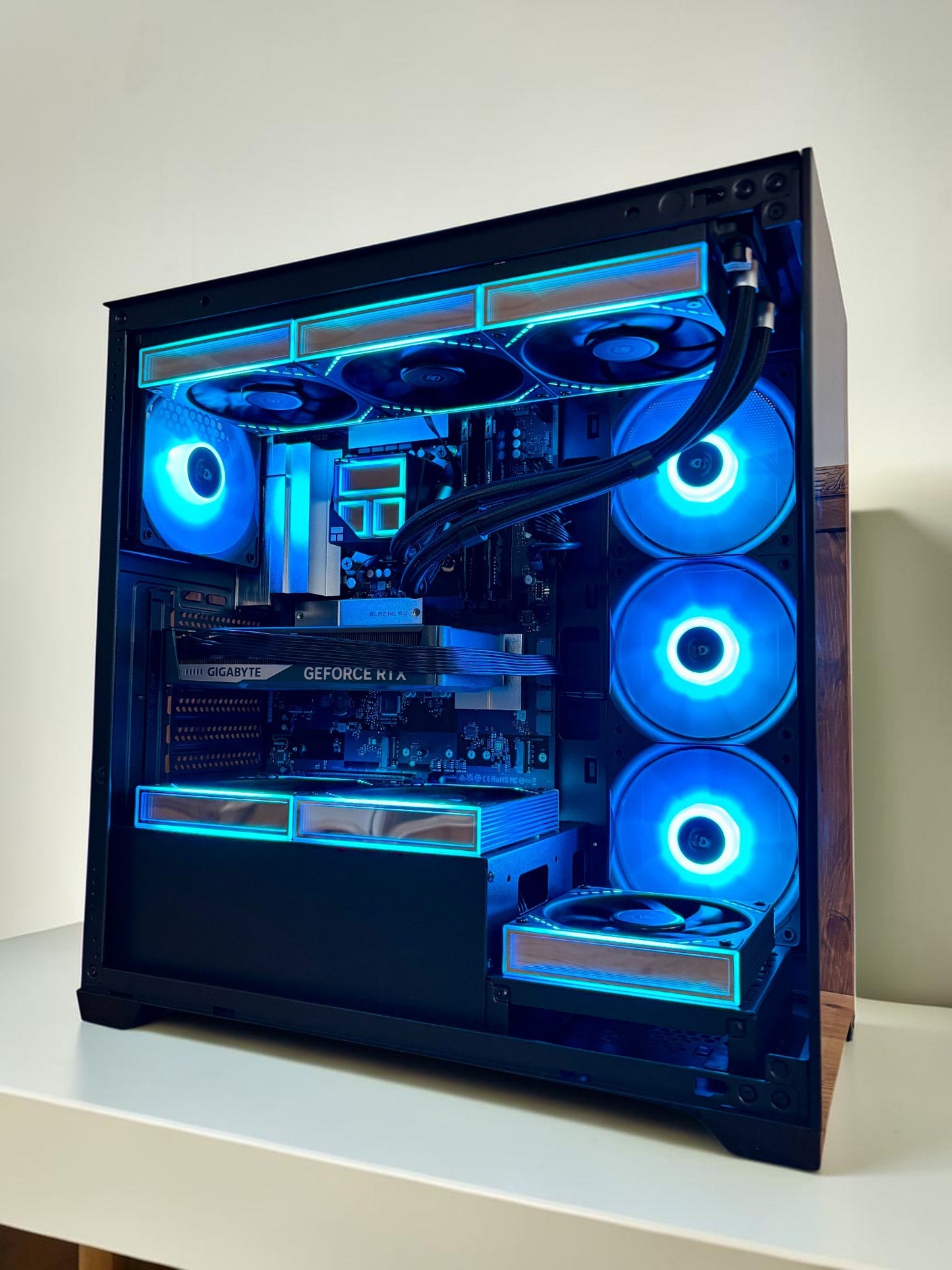 Ordinateur PC Gaming, RTX 5070, Intel Ultra 7, 32GB DDR5, 1TB NVMe