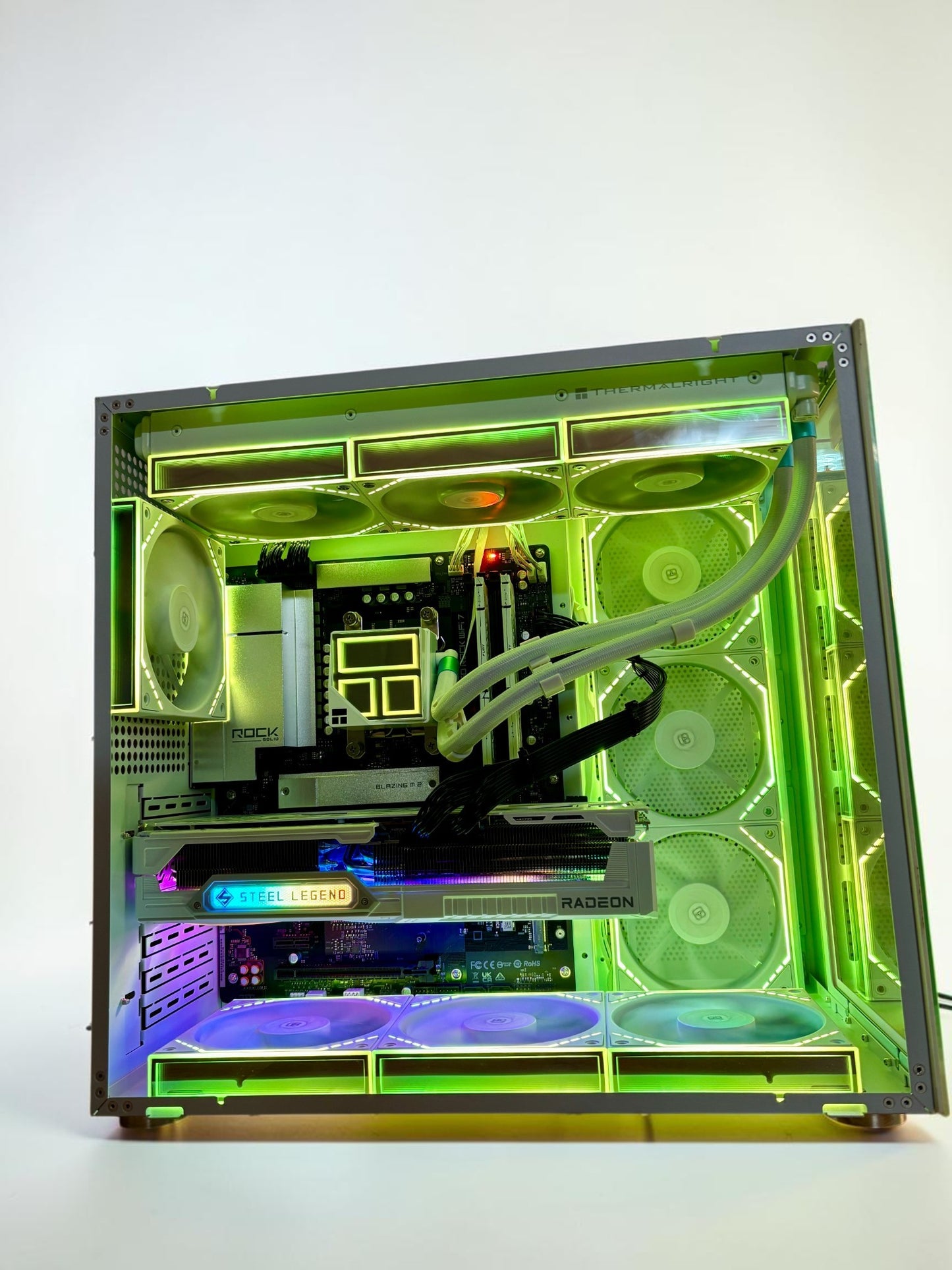 Ordinateur gaming, RX 9070XT, Ryzen 7 7800X3D, 32GB DDR5, 1TB NVMe