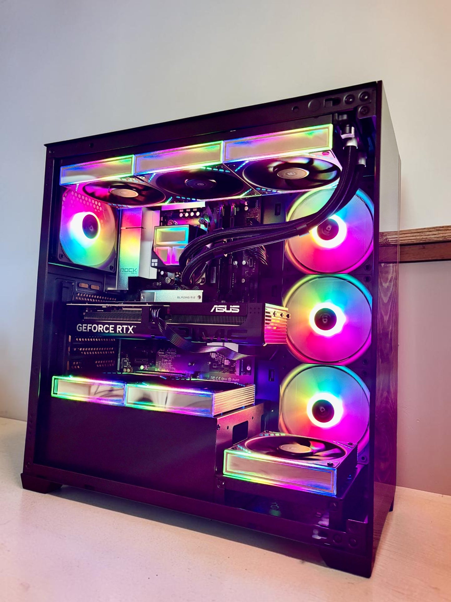 Ordinateur gaming, RTX 5060 TI 16GB, Ryzen 7 9800X3D, 32GB DDR5, 1TB NVMe