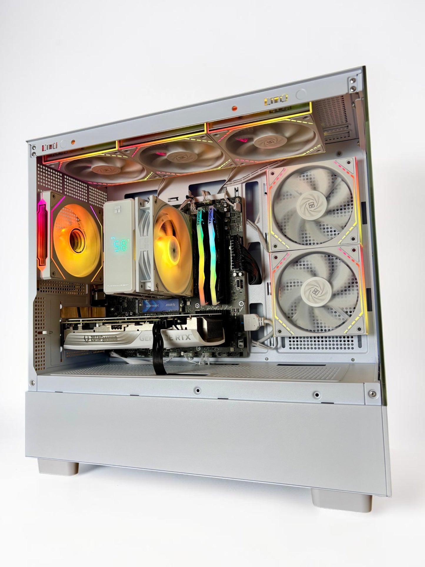 Ordinateur gaming blanc, RTX 4070, Ryzen 5 9600X, RAM DDR5, 1TB NVMe