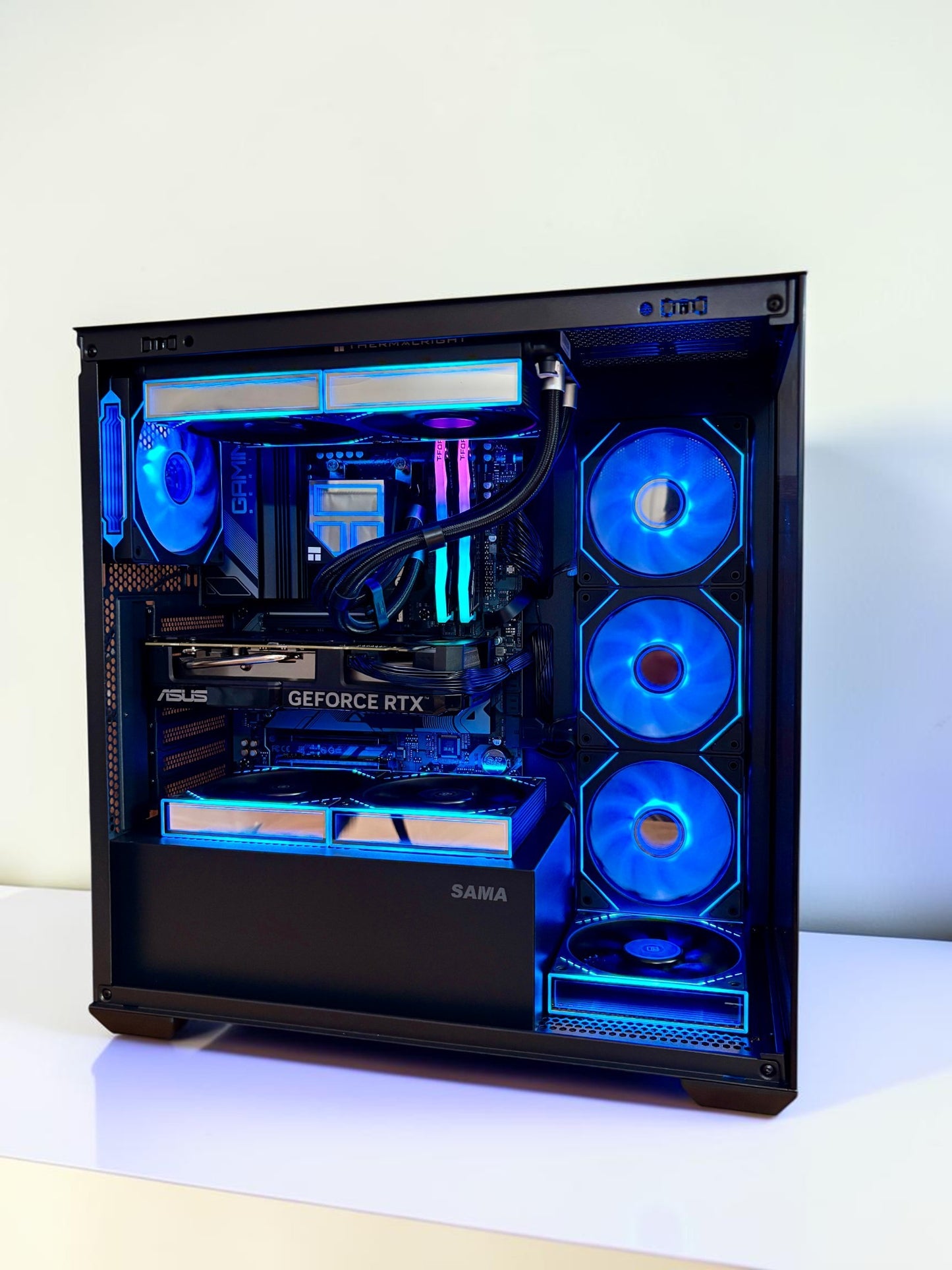 Ordinateur gaming blanc, RTX 4070 Super, Ryzen 7 7700X, RAM DDR5, 1TB NVMe