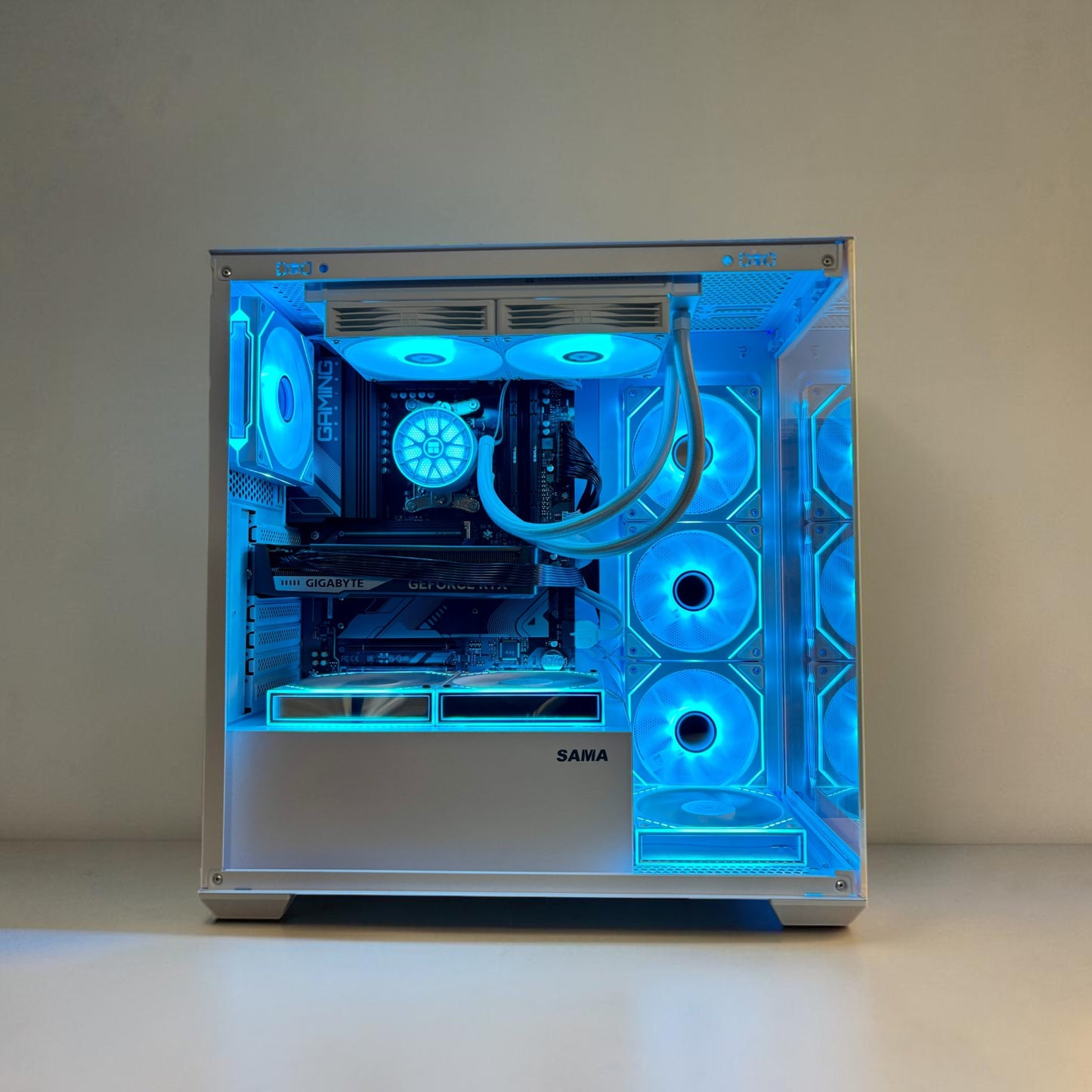 Ordinateur gaming blanc, RTX 5060TI 16GB, Ryzen 5 9600X, RAM DDR5, 1TB NVMe