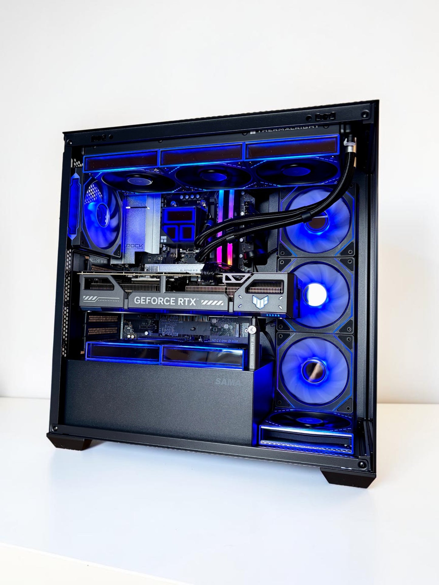 Ordinateur gaming, RTX 5070TI, Ryzen 7 9800X3D, 32GB DDR5, 1TB NVMe