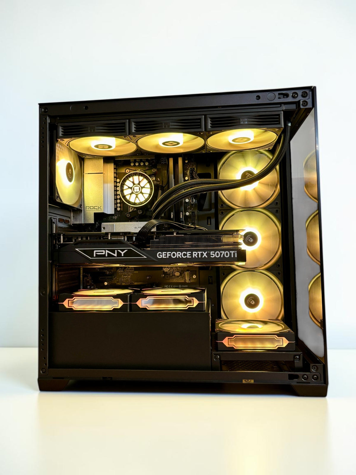 Ordinateur gaming, RTX 5070TI, Ryzen 7 7800X3D, 32GB DDR5, 1TB NVMe