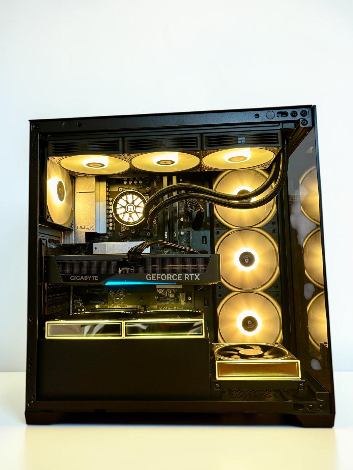 Ordinateur gaming, RTX 5070, Ryzen 7 7800X3D, 32GB DDR5, 1TB NVMe