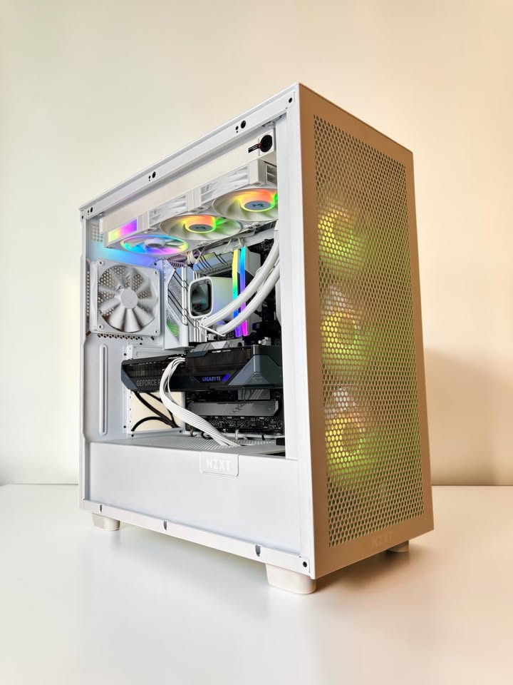 Ordinateur PC Gaming, RTX 5070, Intel I9-14900K, 32GB 6400MHz, 1TB NVMe