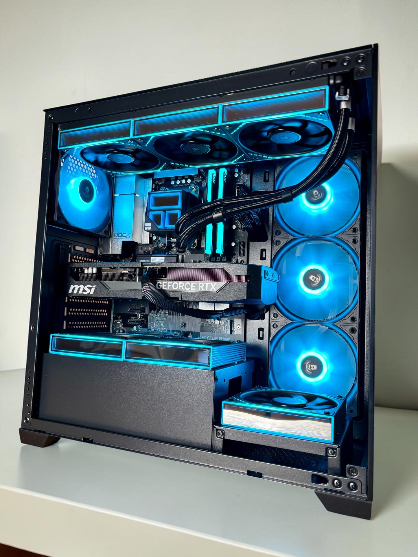 Ordinateur gaming, RTX 5070TI, Ryzen 9 7900X3D, 32GB DDR5, 1TB NVMe