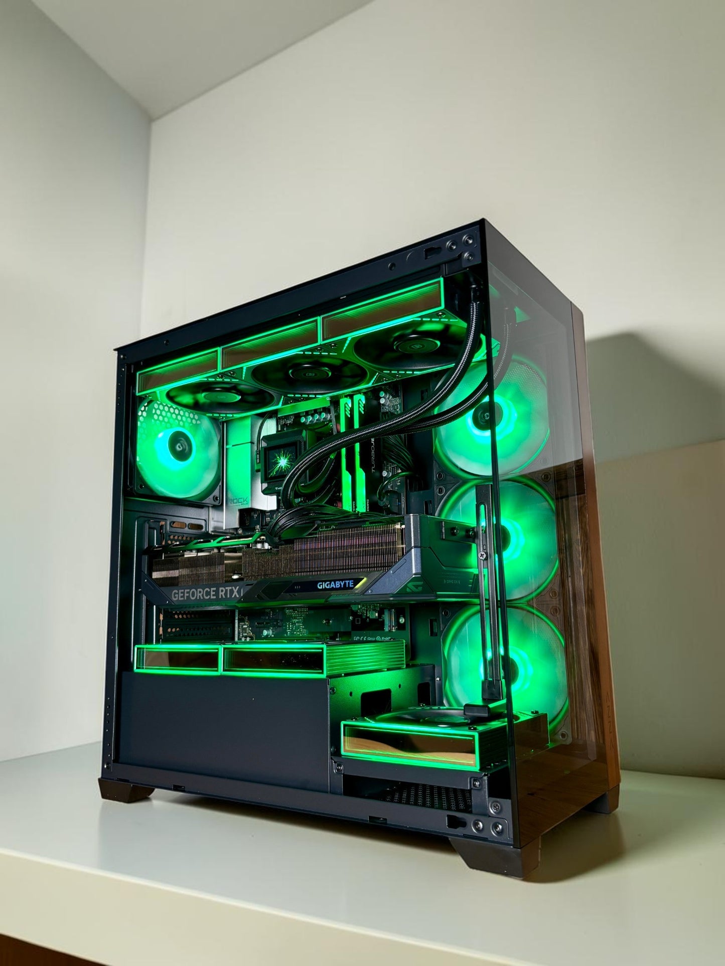 Ordinateur gaming, RTX 5080, Ryzen 7 9800X3D, 32GB DDR5, 1TB NVMe