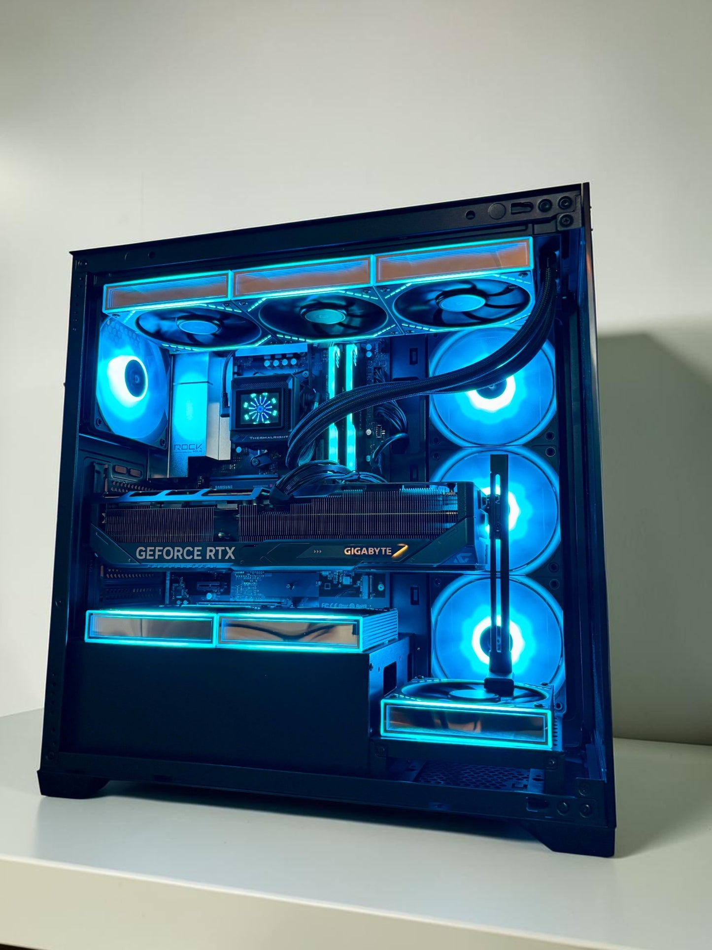 Ordinateur gaming, RTX 5080, Ryzen 7 9800X3D, 32GB DDR5, 1TB NVMe