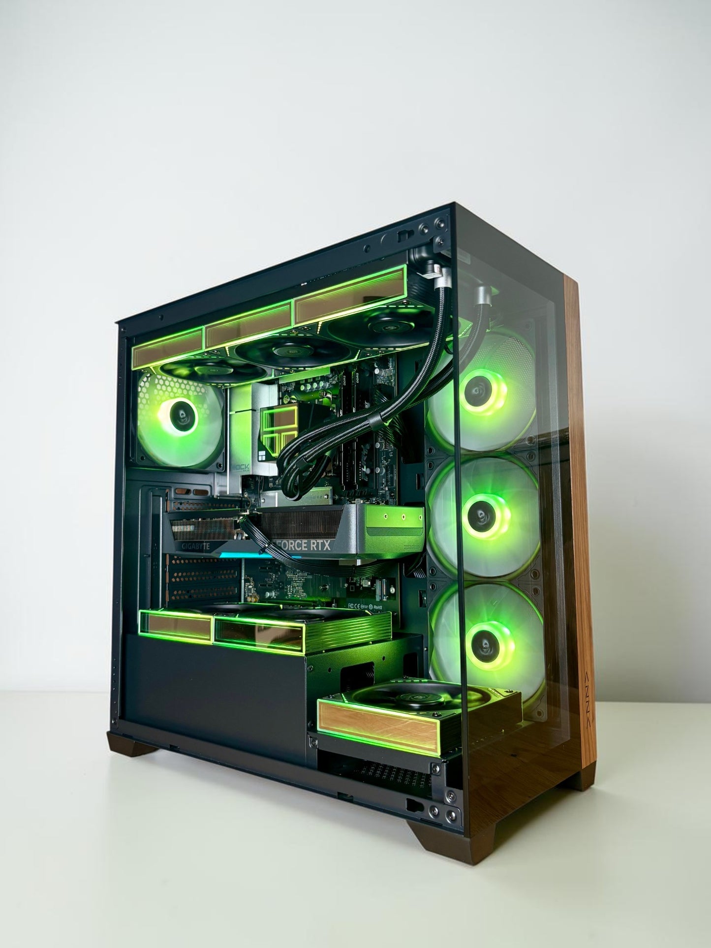 Ordinateur gaming, RTX 5070, Ryzen 7 9800X3D, 32GB DDR5, 1TB NVMe