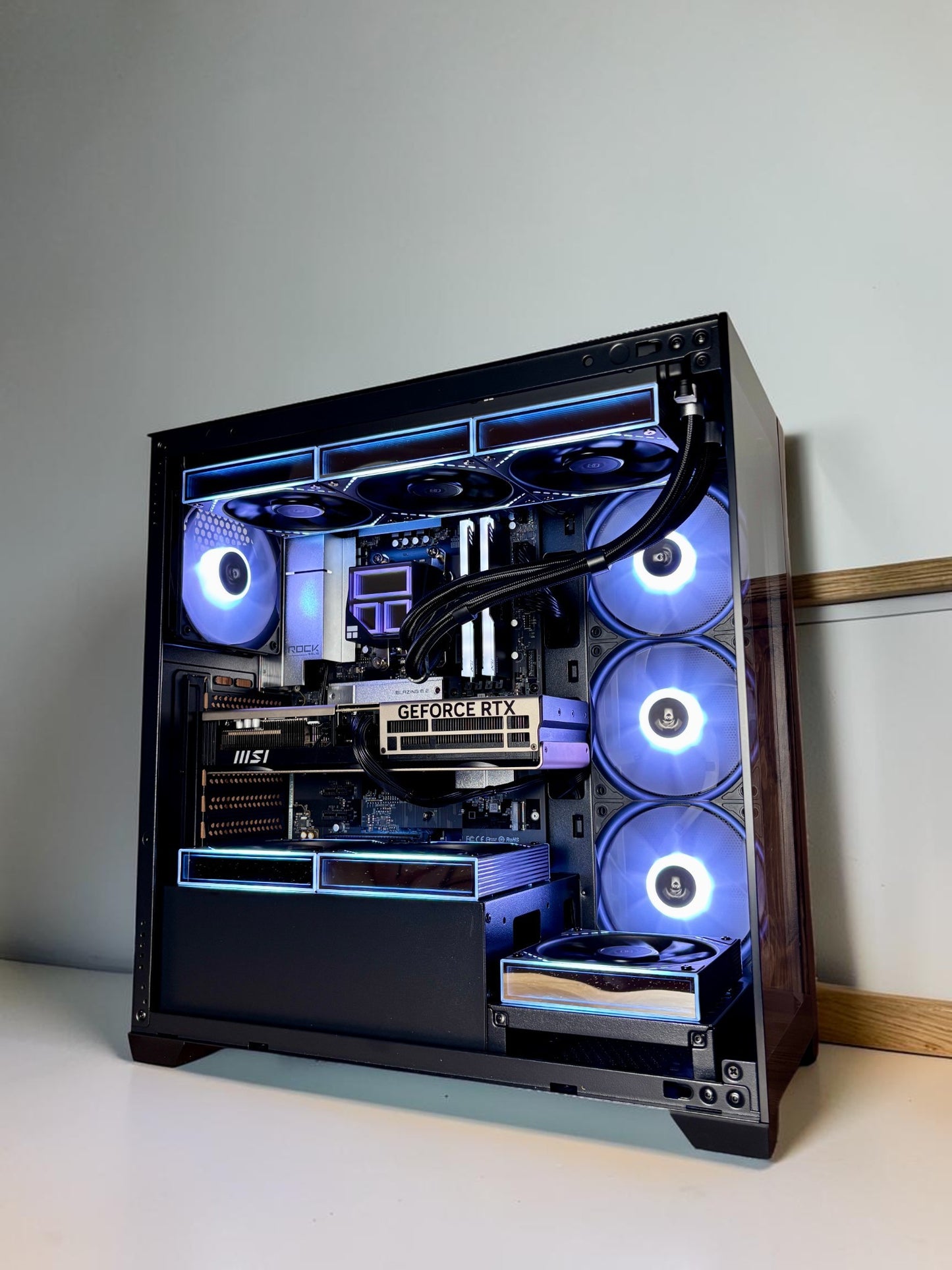Ordinateur gaming, RTX 5070TI, Ryzen 7 9800X3D, 32GB DDR5, 1TB NVMe