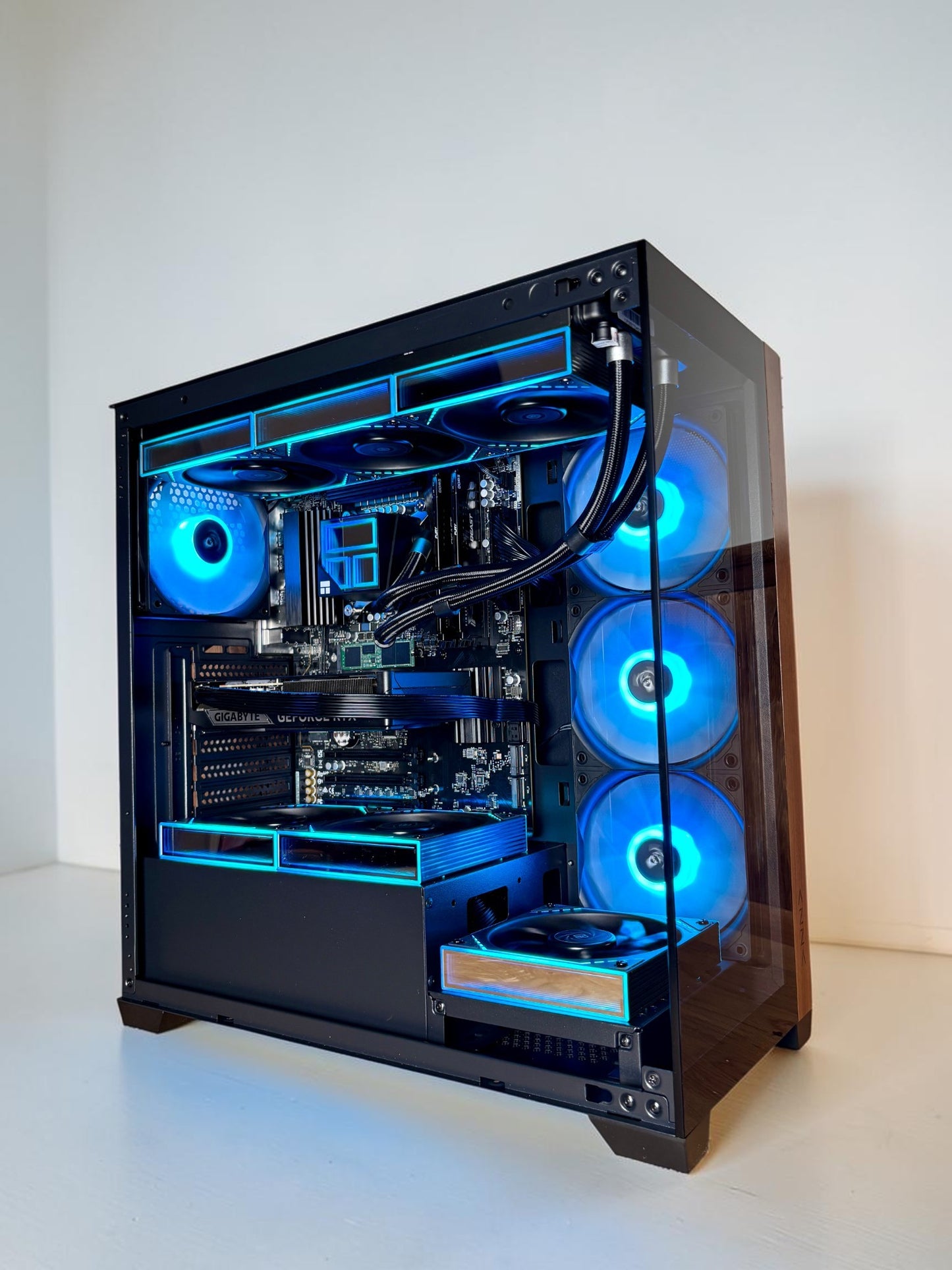 Ordinateur PC Gaming, RTX 5060TI 16GB, Intel Ultra 7 270K Plus, 32GB DDR5, 1TB NVMe