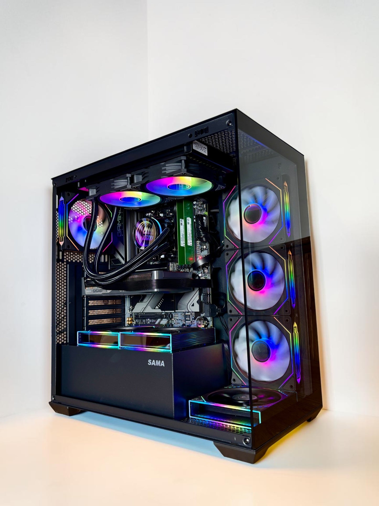 Ordinateur gaming blanc, RTX 5060TI 16GB, Ryzen 5 9600X, RAM DDR5, 1TB NVMe