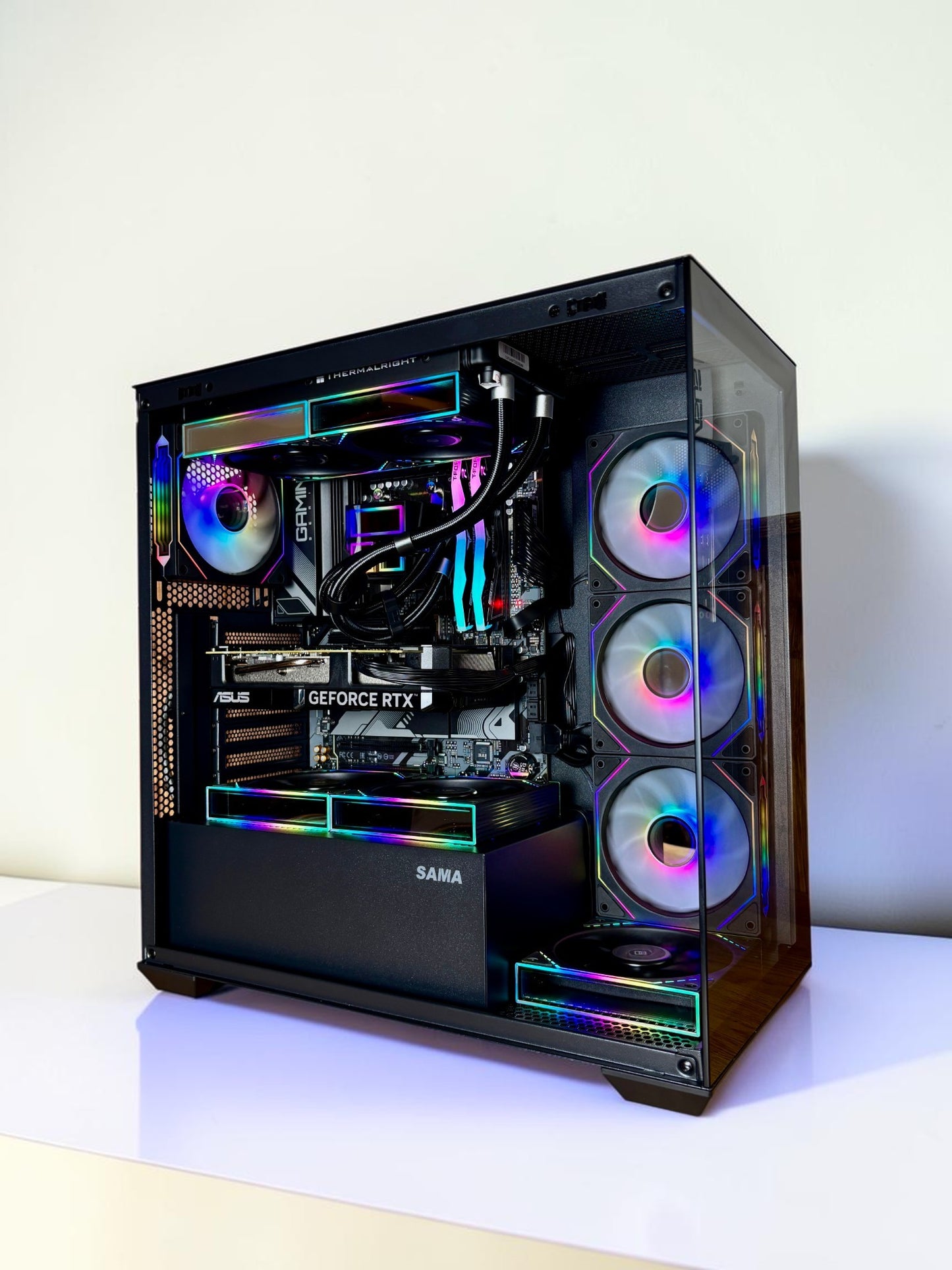 Ordinateur gaming blanc, RTX 4070 Super, Ryzen 7 7700X, RAM DDR5, 1TB NVMe
