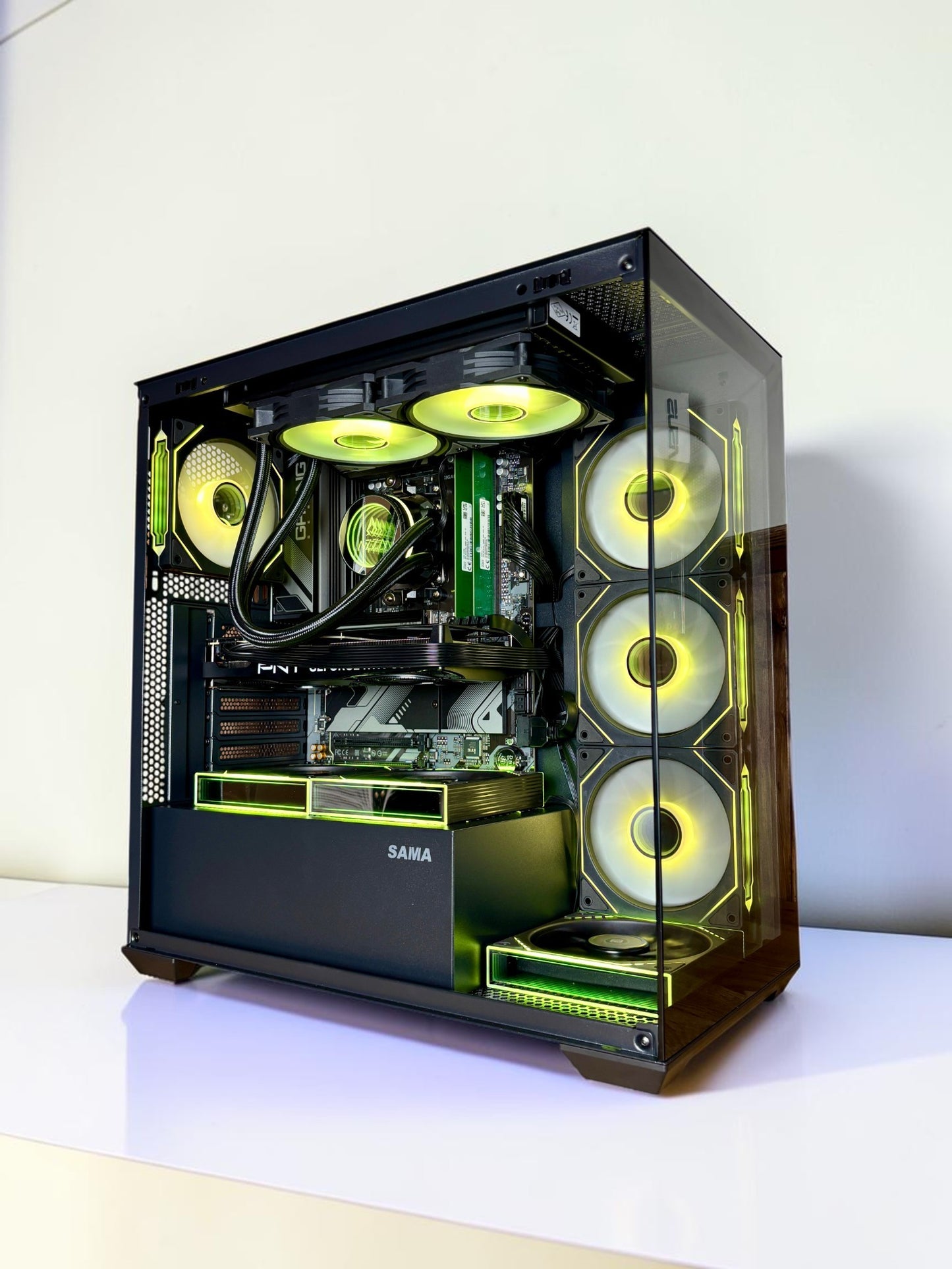 Ordinateur gaming blanc, RTX 5060TI 16GB, Ryzen 5 7600X, RAM DDR5, 1TB NVMe