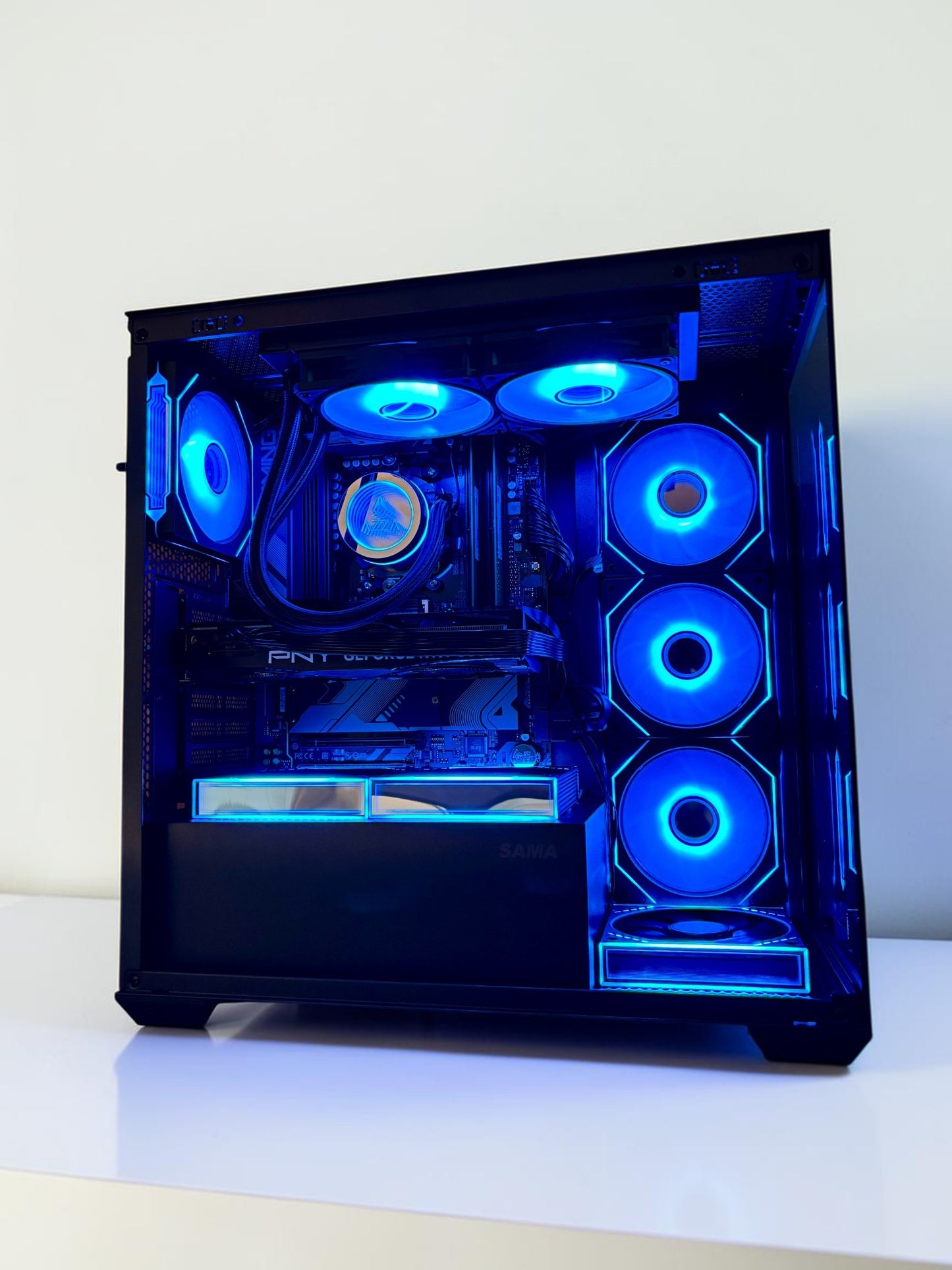 Ordinateur gaming blanc, RTX 5060TI 16GB, Ryzen 5 7600X, RAM DDR5, 1TB NVMe