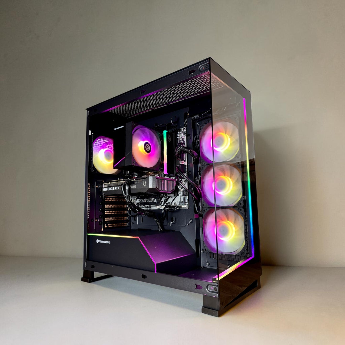 Ordinateur gaming blanc, RTX 5060TI, Ryzen 7 8700F, RAM DDR5, 1TB NVMe