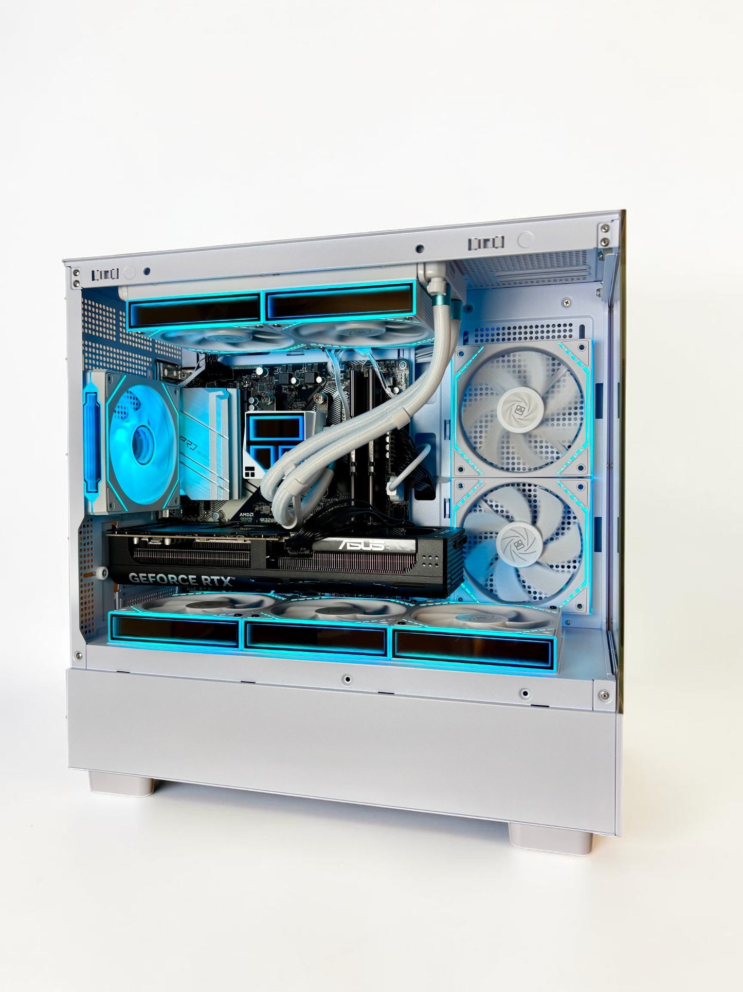 Ordinateur gaming, RTX 5070, Ryzen 7 5800X3D, 32GB RAM DDR5, 1TB NVMe