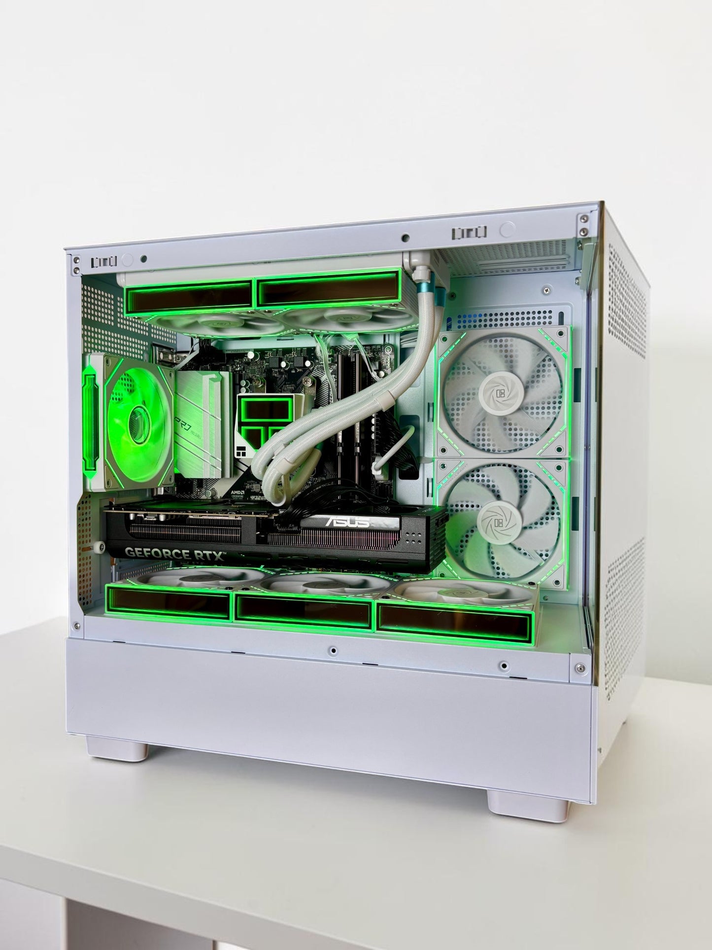 Ordinateur gaming, RTX 5070, Ryzen 7 5800X3D, 32GB RAM DDR5, 1TB NVMe