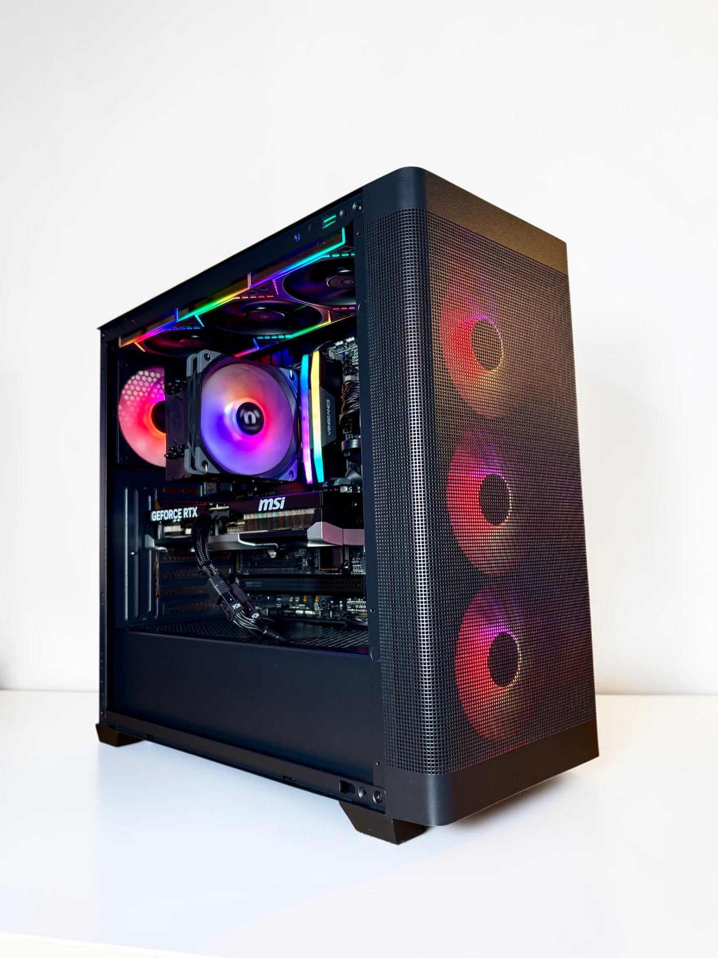Ordinateur gaming, RTX 5070TI, Ryzen 7 7800X3D, 32GB DDR5, 1TB NVMe