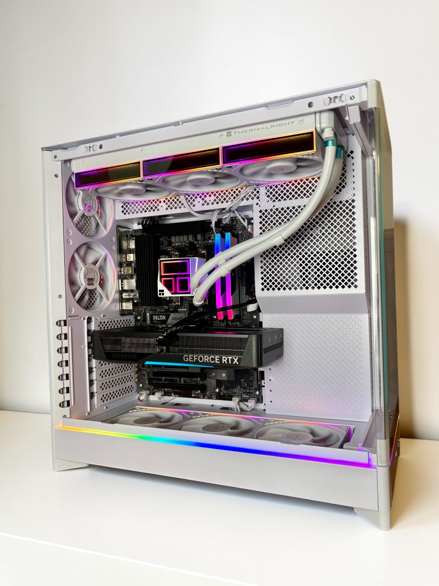 Ordinateur gaming, RTX 5070, AMD Ryzen 7 7800X3D, 32GB DDR5, 1TB NVMe