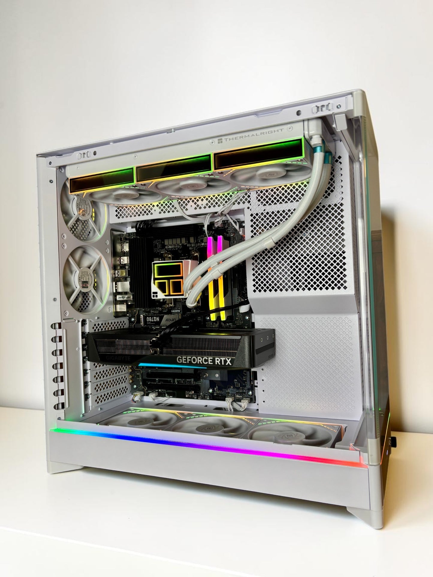 Ordinateur gaming, RTX 5070, AMD Ryzen 7 7800X3D, 32GB DDR5, 1TB NVMe