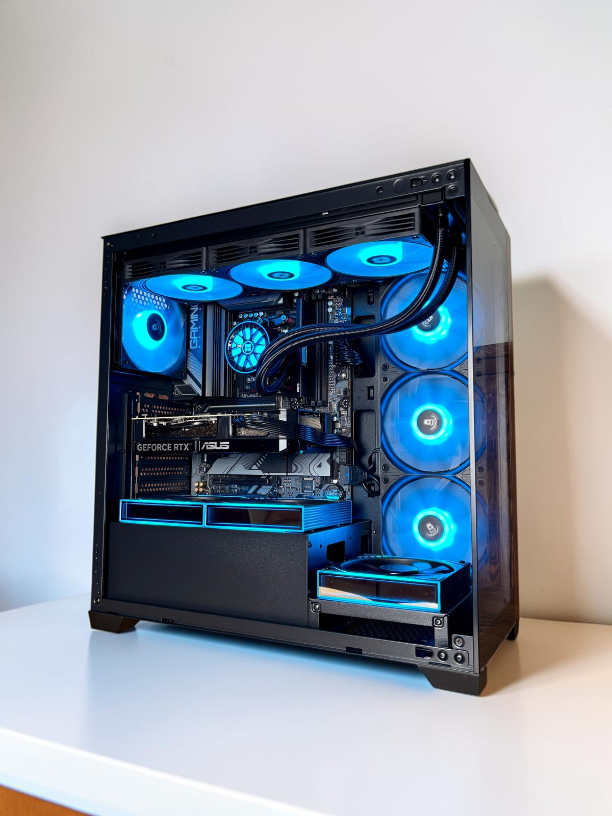 Ordinateur gaming, RTX 5060TI 16GB, Ryzen 7 9800X3D, RAM DDR5, 1TB NVMe