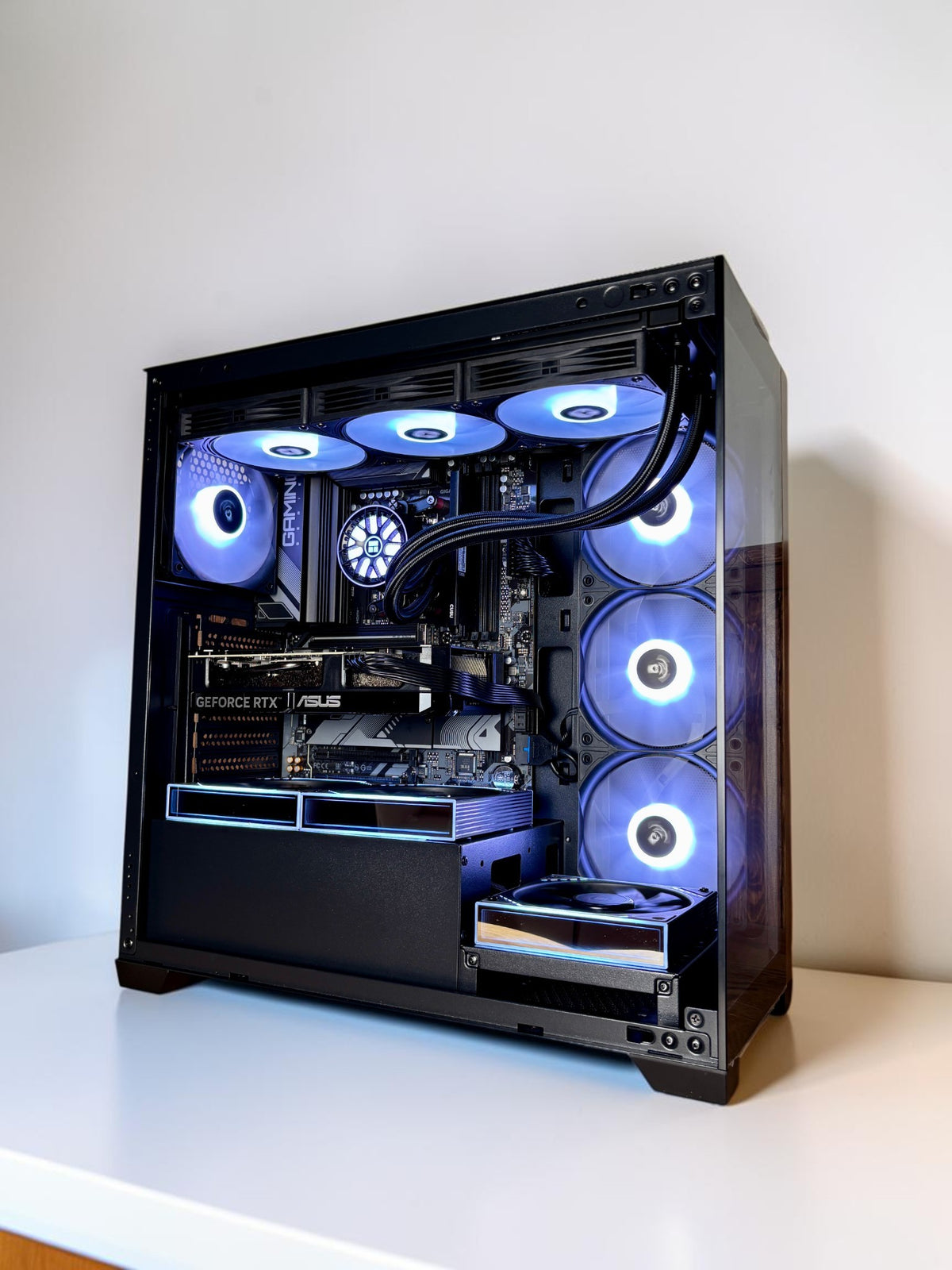 Ordinateur gaming, RTX 5060TI 16GB, Ryzen 7 9800X3D, RAM DDR5, 1TB NVMe
