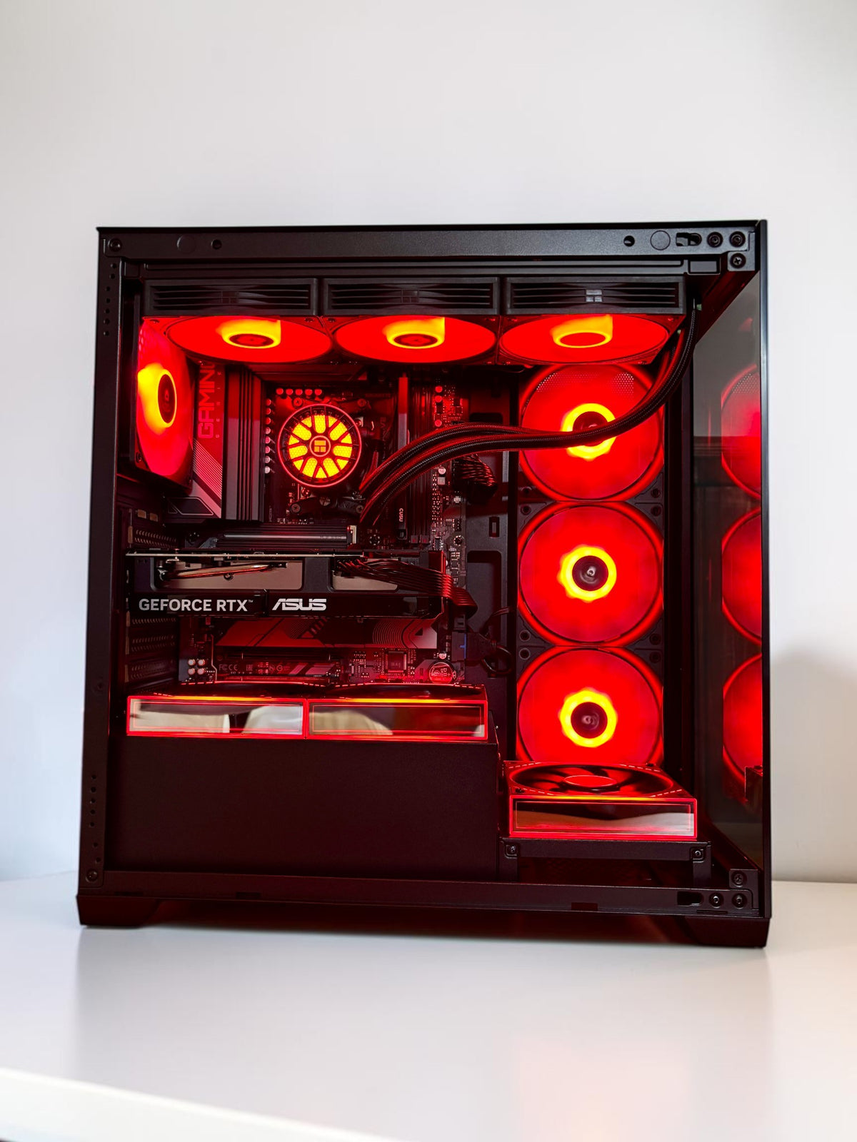 Ordinateur gaming, RTX 5060TI 16GB, Ryzen 7 9800X3D, RAM DDR5, 1TB NVMe