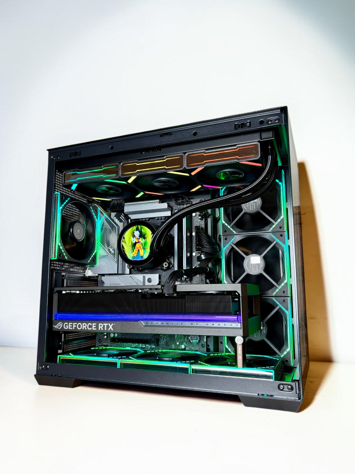 Ordinateur PC Gaming, RTX 5080 Astral, Ryzen 7 9800X3D, 32GB DDR5, 2TB NVMe
