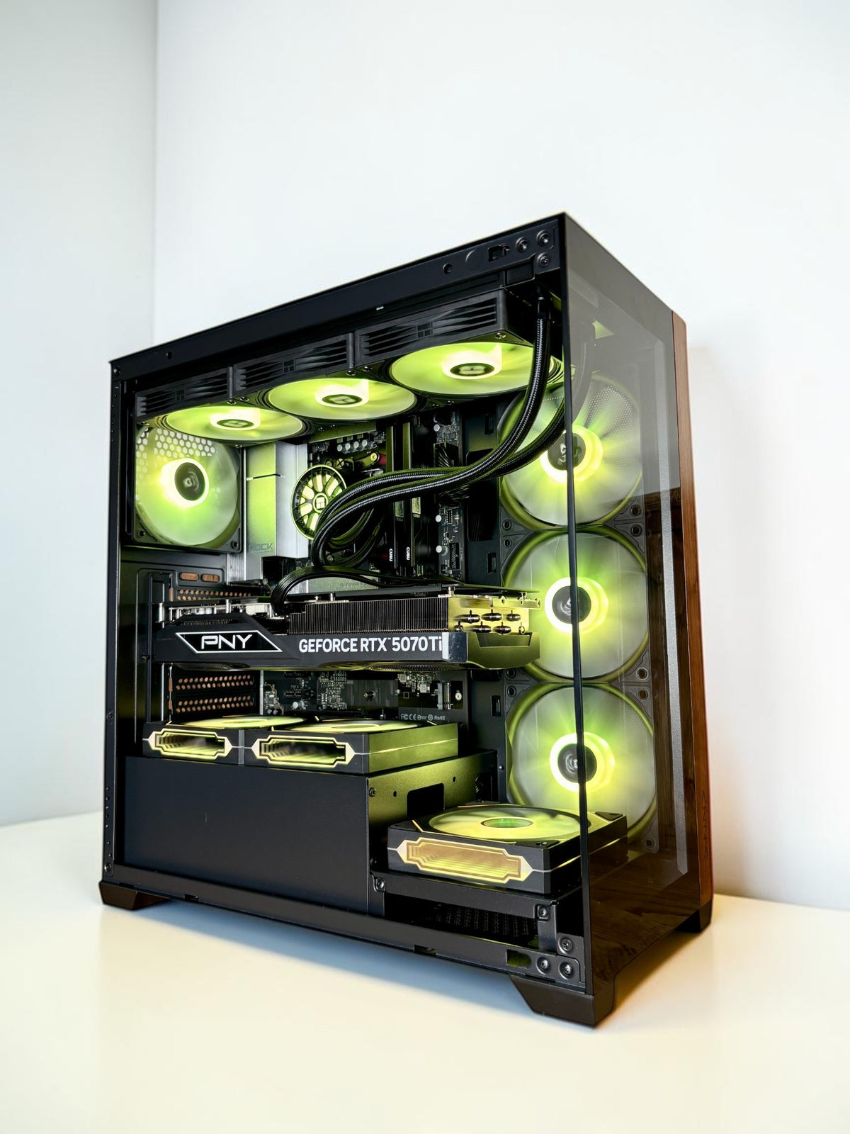 Ordinateur gaming, RTX 5070TI, Ryzen 7 7800X3D, 32GB DDR5, 1TB NVMe