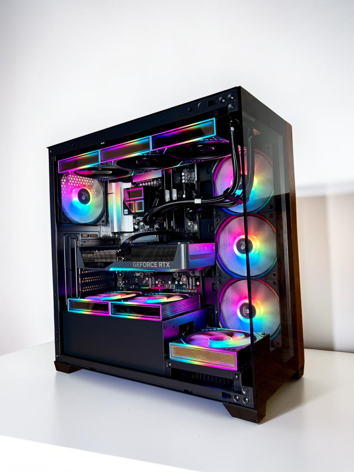 Ordinateur gaming, RTX 5070, Intel Ultra 270K Plus, 32GB DDR5, 1TB NVMe
