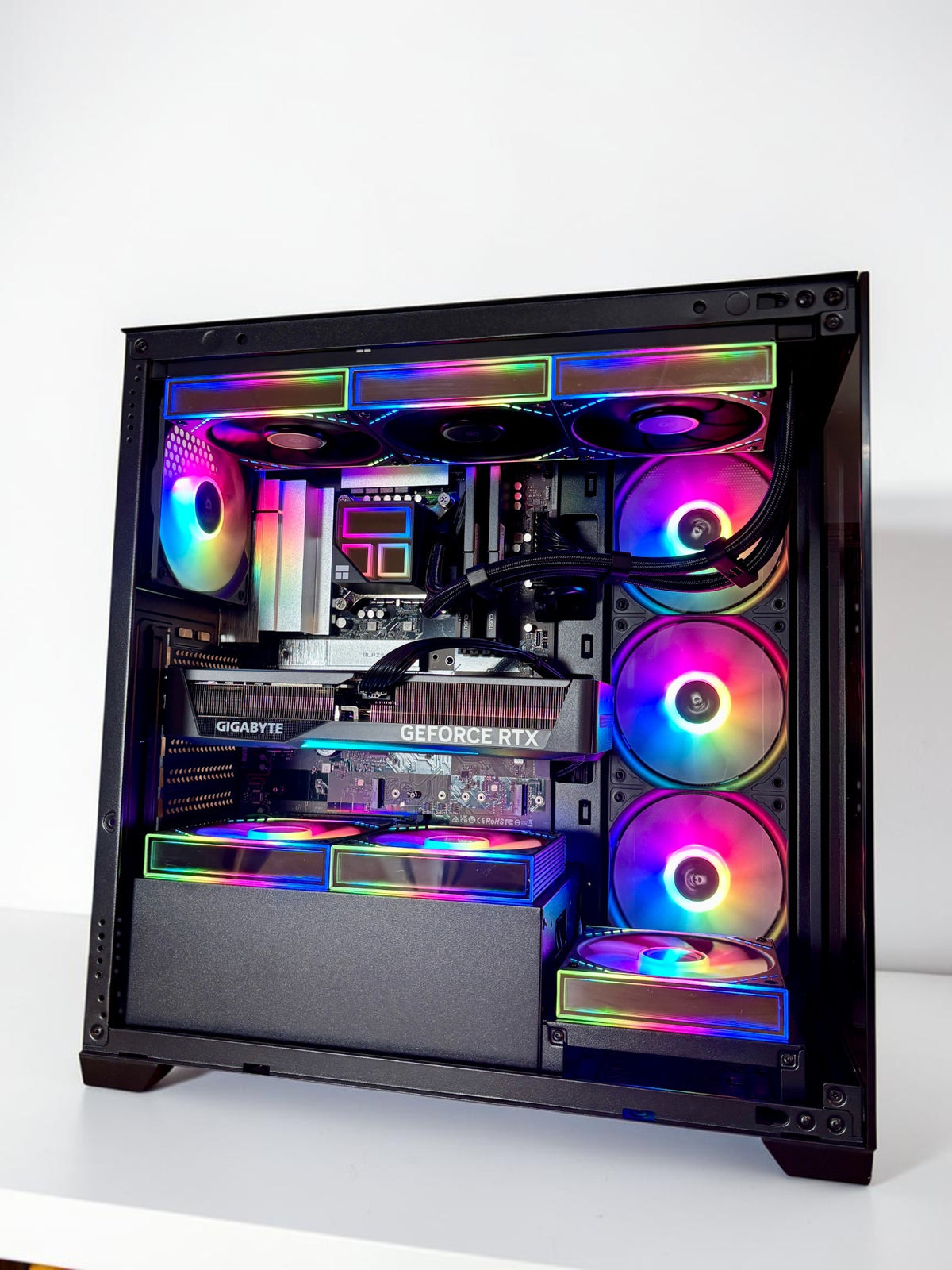 Ordinateur gaming, RTX 5070, Intel Ultra 270K Plus, 32GB DDR5, 1TB NVMe