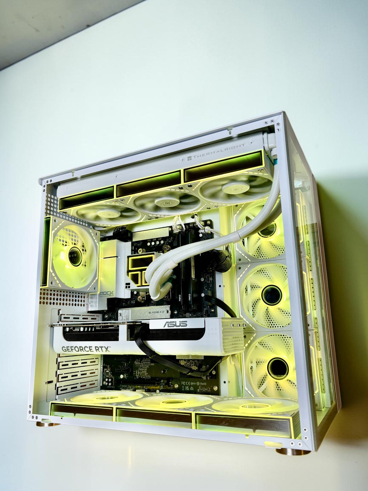 Ordinateur gaming, RTX 5070, AMD Ryzen 9 9950X, 32GB RAM DDR5, 1TB NVMe