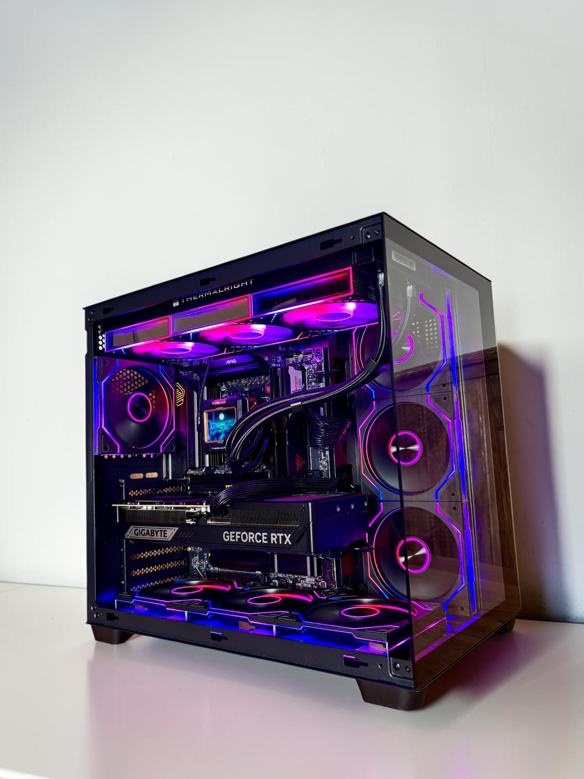Ordinateur PC Gaming, RTX 5080, Ryzen 7 9850X3D, 32GB DDR5, 2TB NVMe