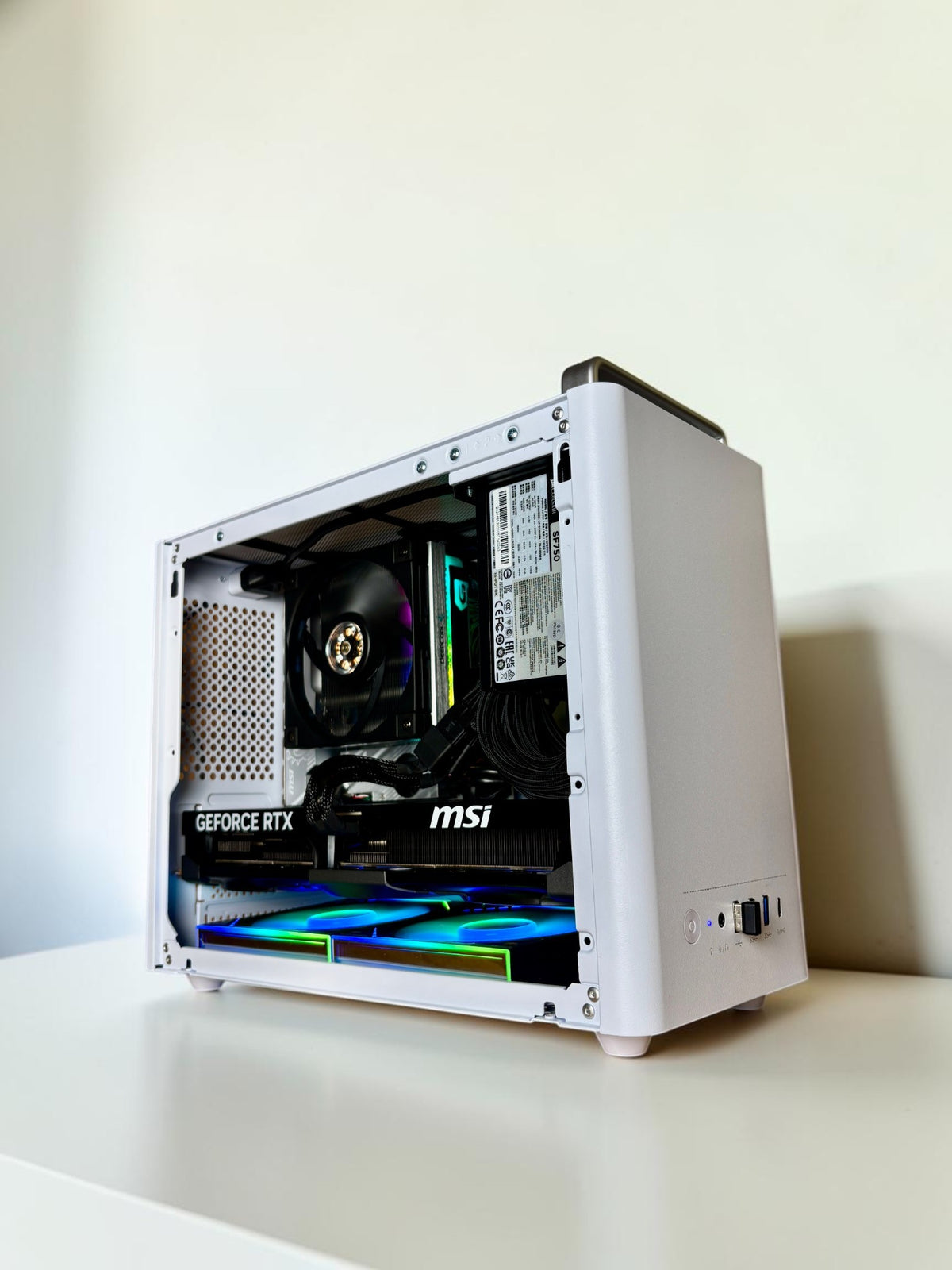 Ordinateur gaming ITX, RTX 5070TI, Ryzen 7 9800X3D, 32GB DDR5, 1TB NVMe