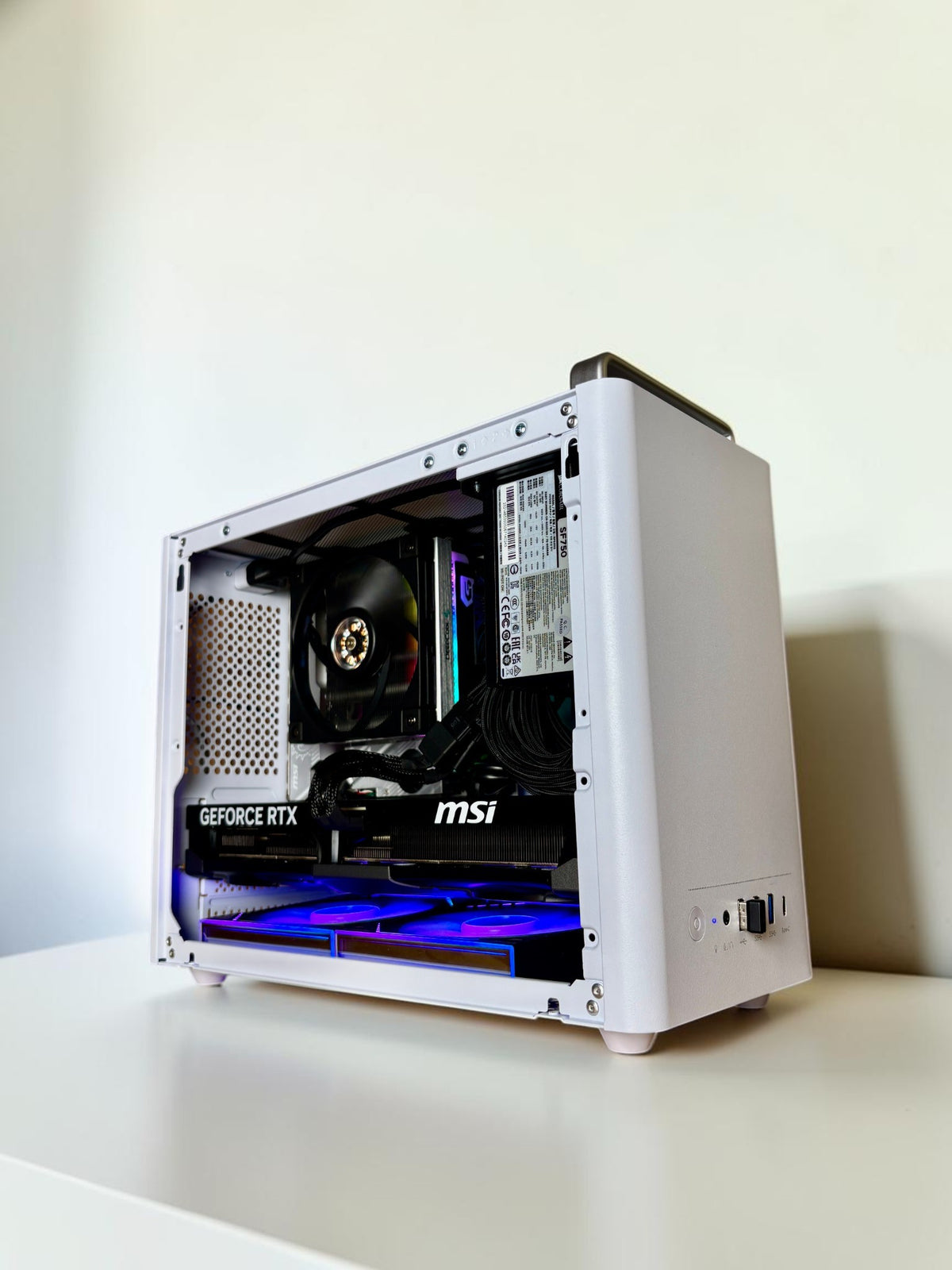 Ordinateur gaming ITX, RTX 5070TI, Ryzen 7 9800X3D, 32GB DDR5, 1TB NVMe