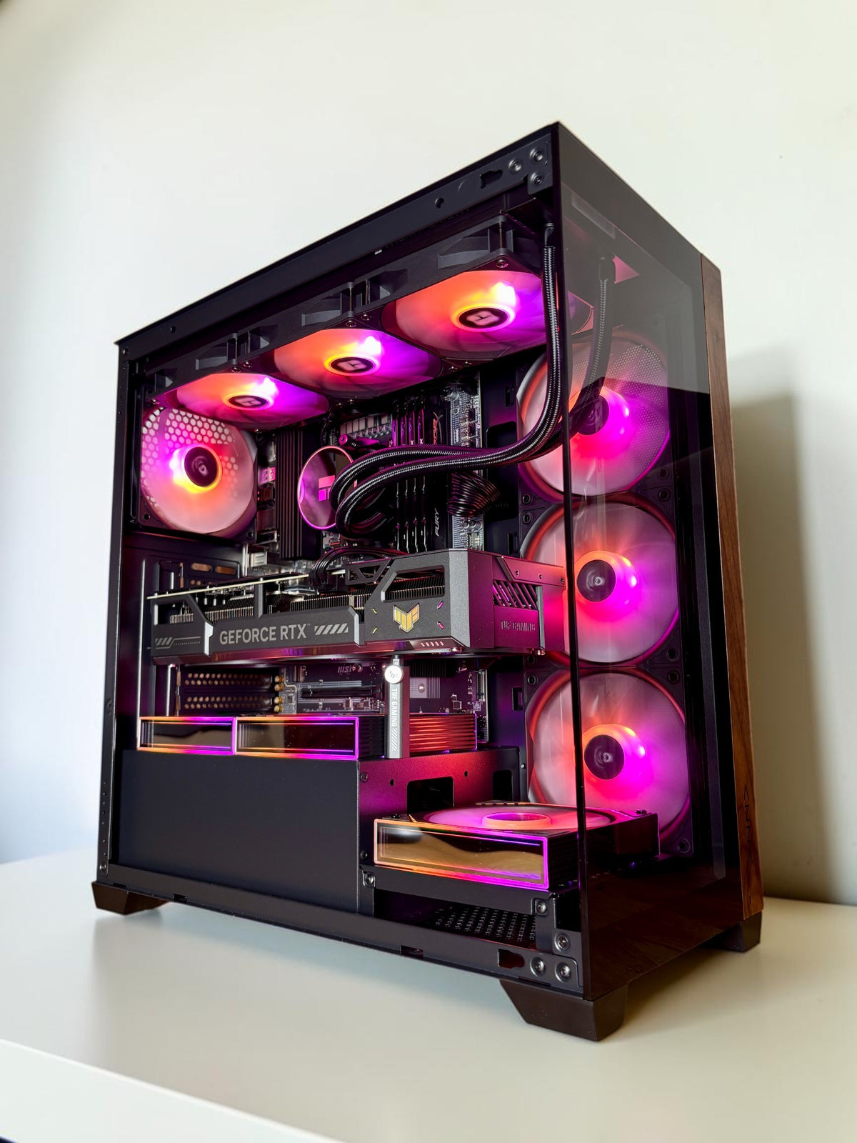 Ordinateur gaming, RTX 5070, AMD Ryzen 9800X3D, 32GB RAM DDR5, 1TB NVMe
