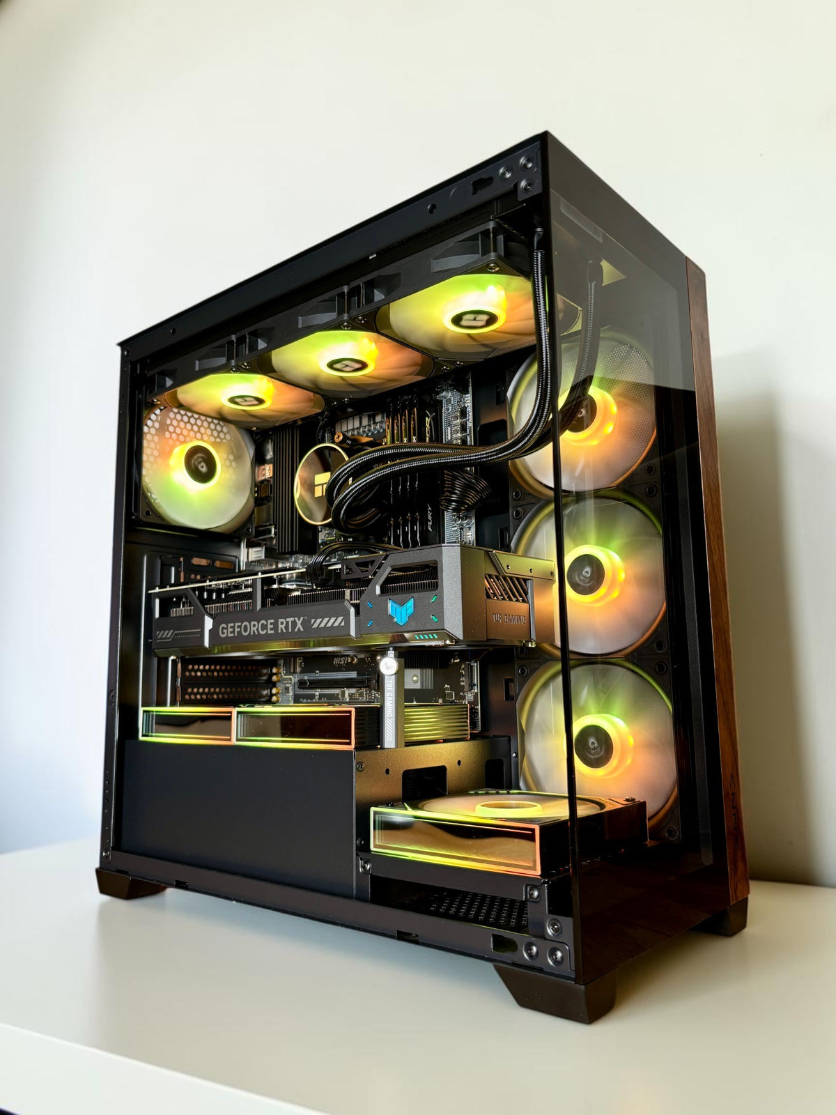 Ordinateur gaming, RTX 5070, AMD Ryzen 9800X3D, 32GB RAM DDR5, 1TB NVMe
