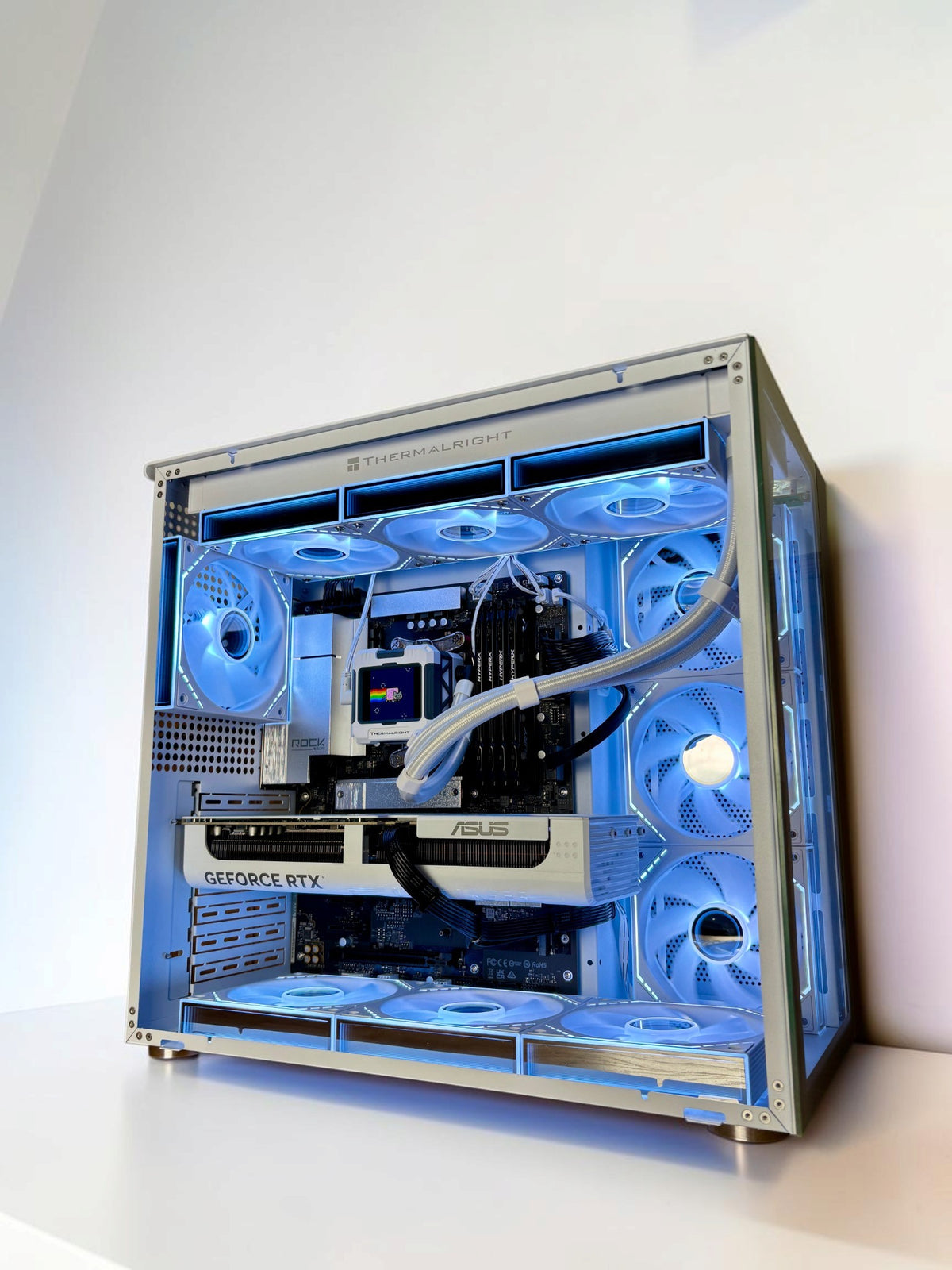 Ordinateur gaming, RTX 5070, AMD Ryzen 7800X3D, 32GB RAM DDR5, 1TB NVMe