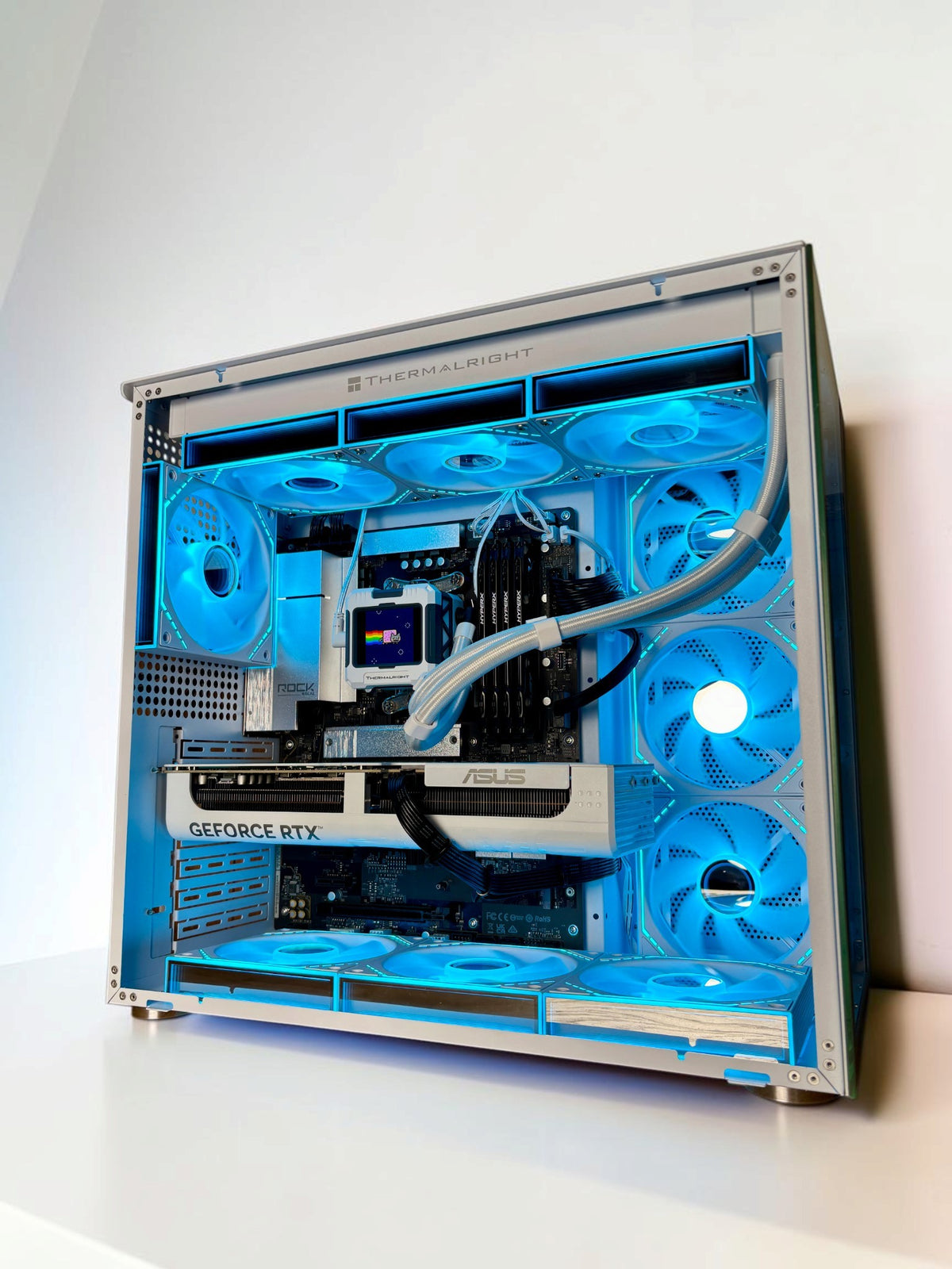 Ordinateur gaming, RTX 5070, AMD Ryzen 7800X3D, 32GB RAM DDR5, 1TB NVMe