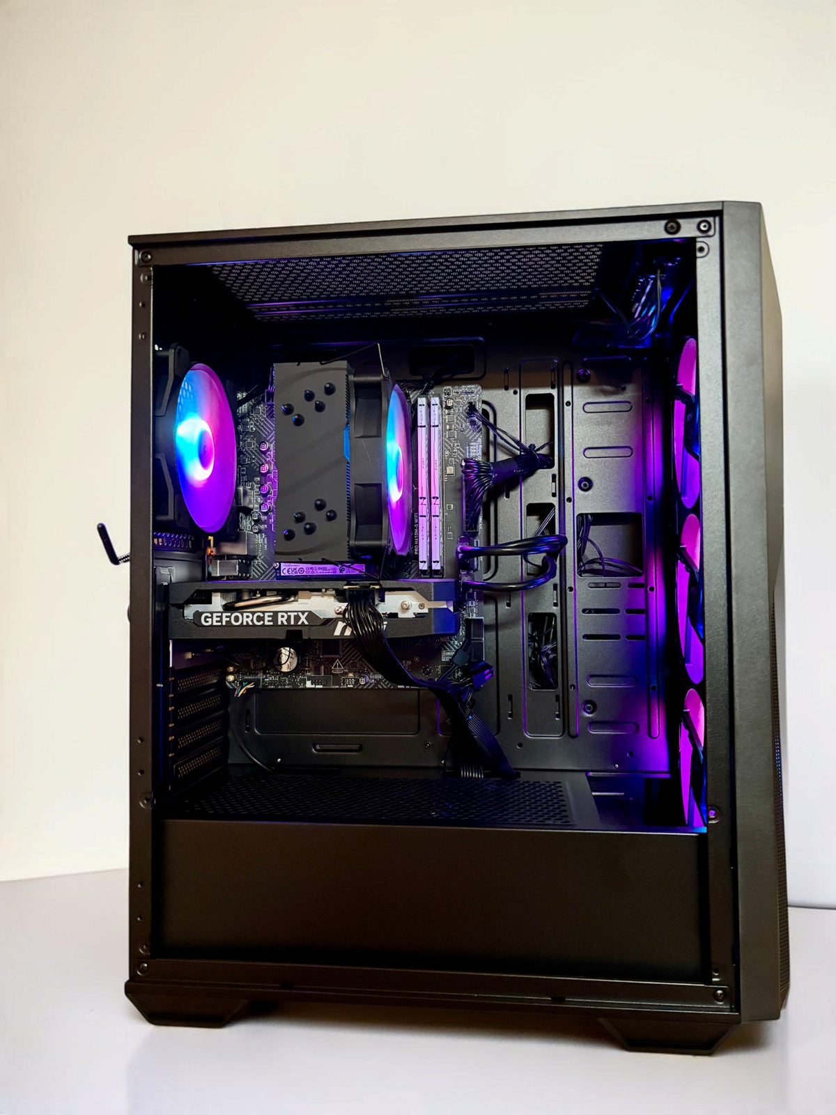 Ordinateur PC Gaming, RTX 5060, Intel I7-14700F, 32GB DDR5, 1TB NVMe