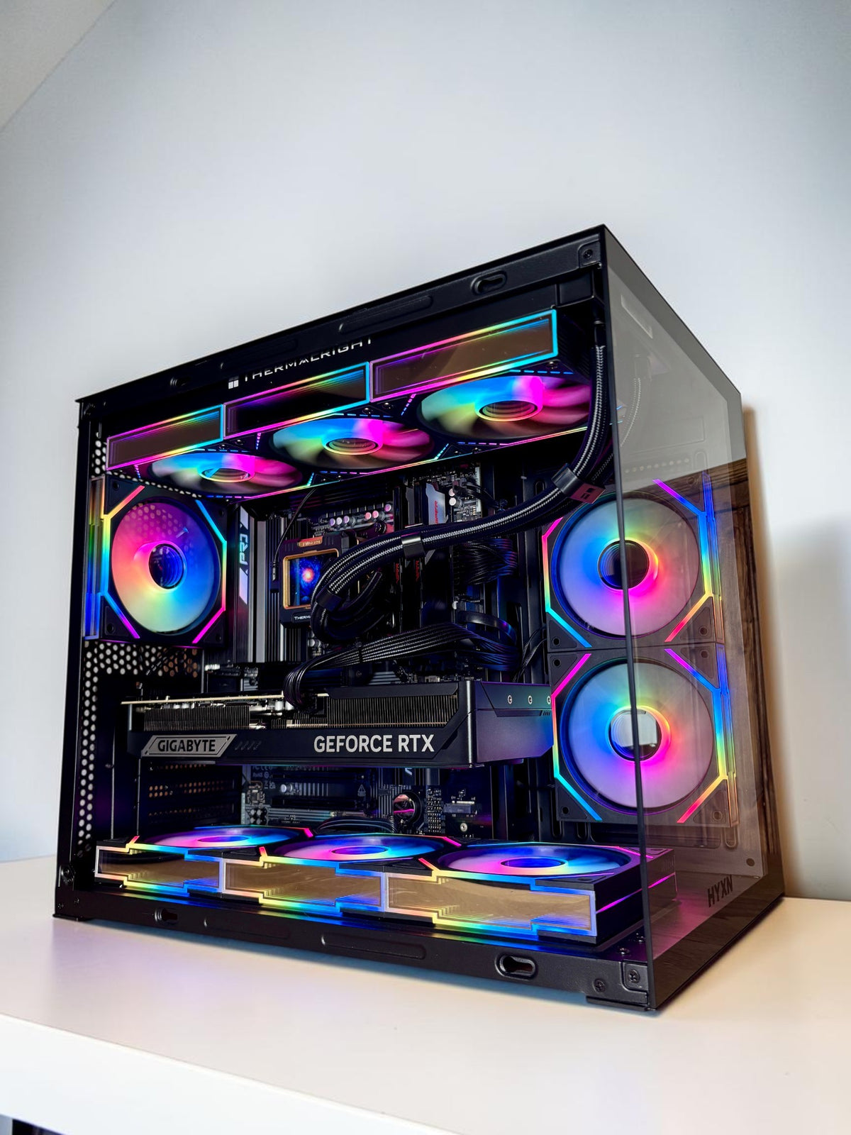 Ordinateur PC Gaming, RTX 5080, Ryzen 7 9850X3D, 32GB DDR5, 2TB NVMe