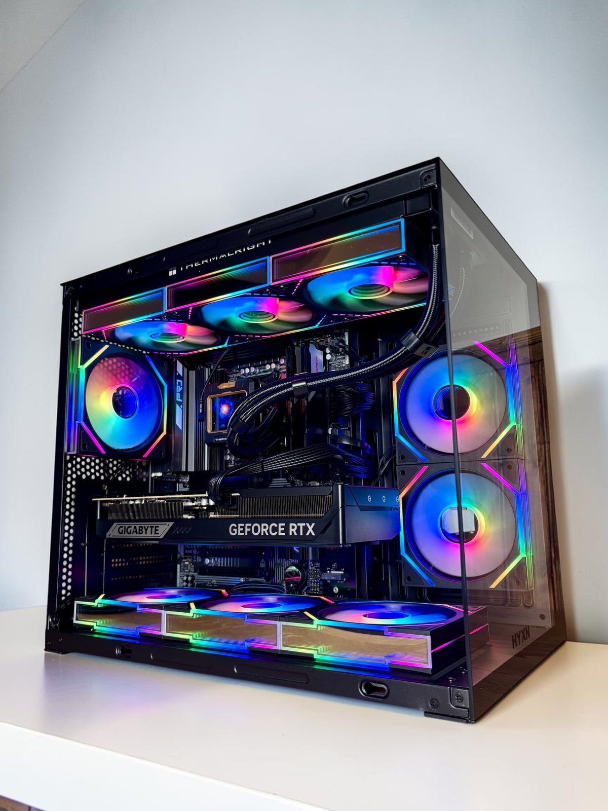 Ordinateur PC Gaming, RTX 5080, Ryzen 7 9850X3D, 32GB DDR5, 2TB NVMe